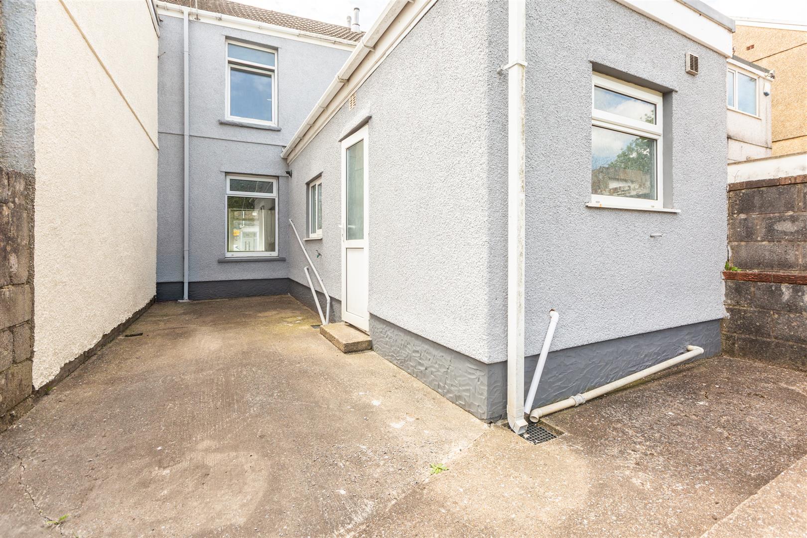 Middle Road, Cwmdu, Swansea, SA5 8EZ